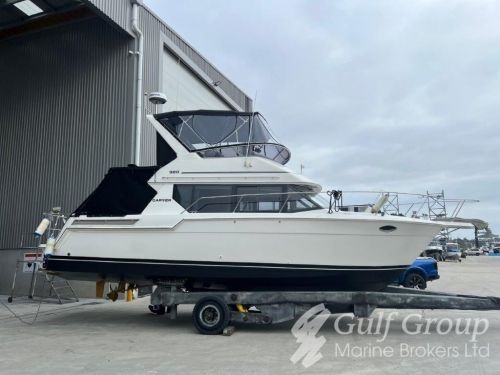1996 Carver 320 Voyager